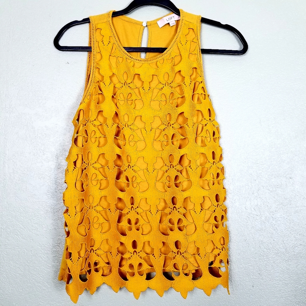 LOFT SLEEVELESS TOP